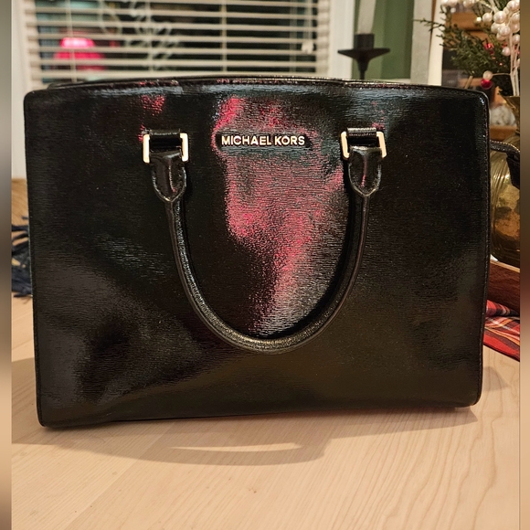 MICHAEL KHORS Selma Large Top Zip Satchel Patent Leather -Black. - Picture 4 of 14